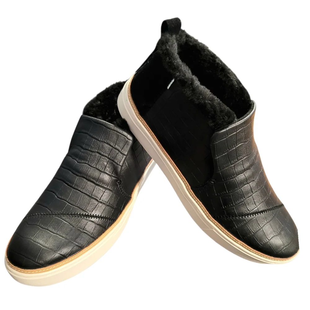 Toms‎ Paxton Leather Faux Fur Chukka Sneaker Booties Women's Black sz 11